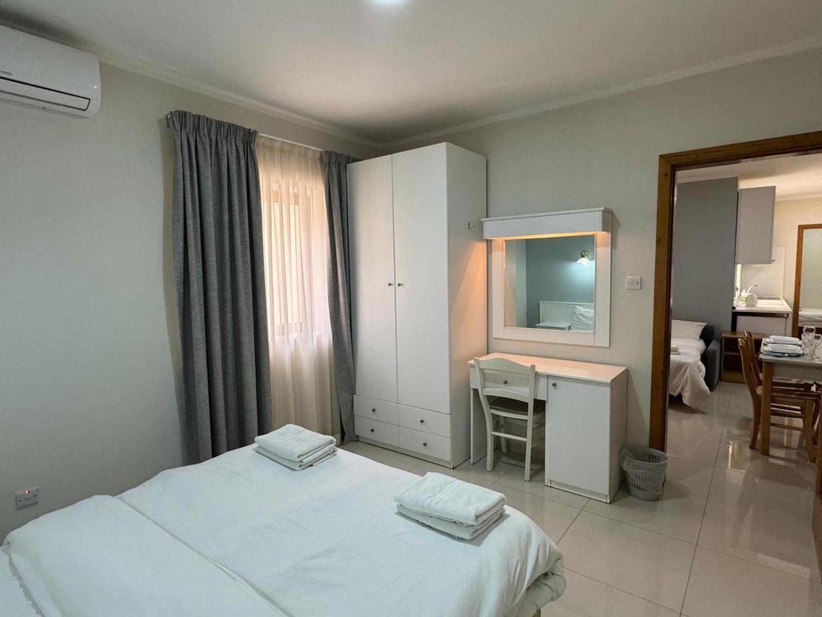 The Triton Aparthotel St. Paul's Bay Exterior photo
