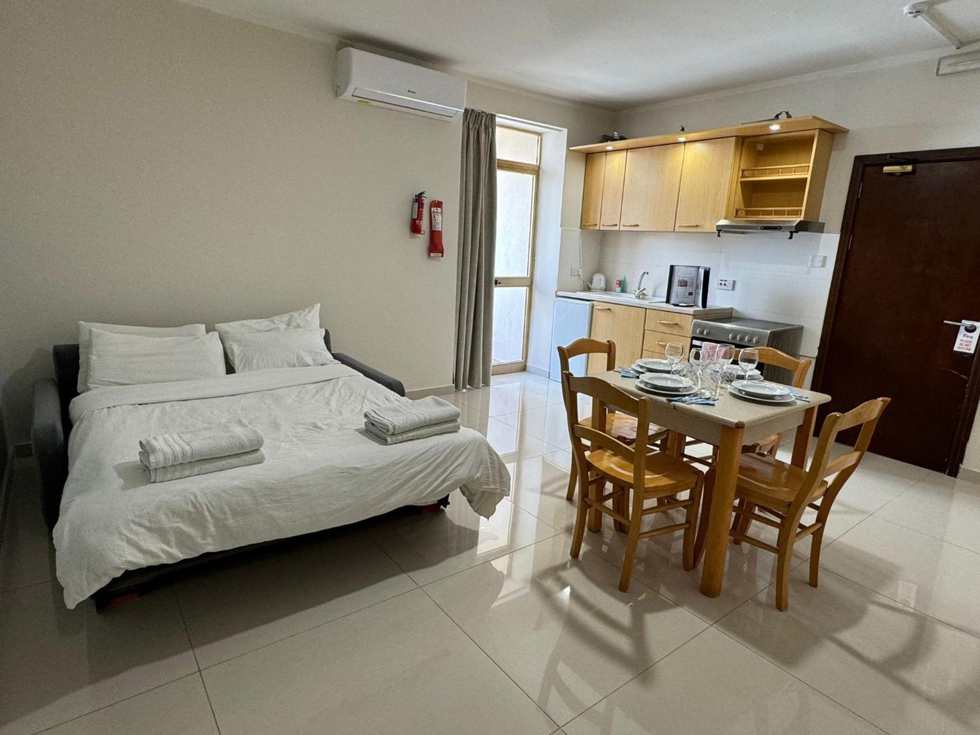 The Triton Aparthotel St. Paul's Bay Exterior photo