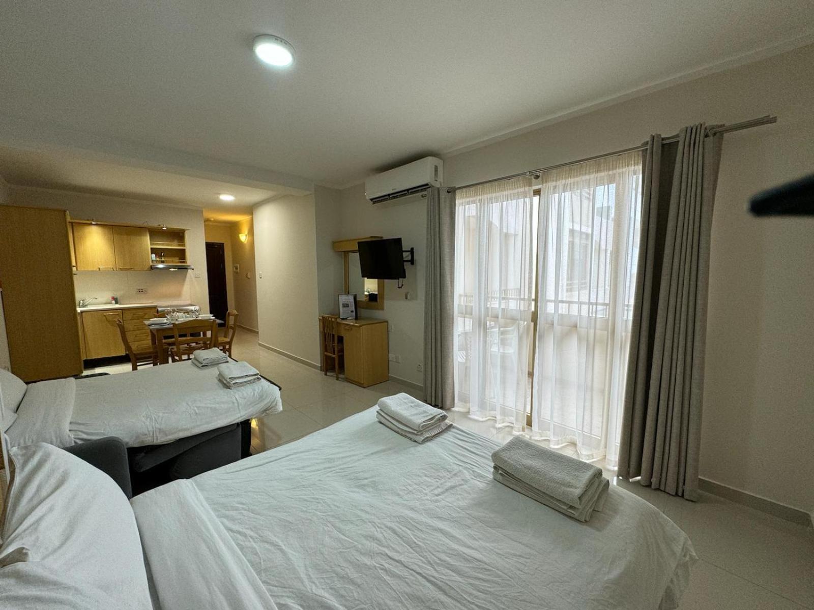 The Triton Aparthotel St. Paul's Bay Exterior photo