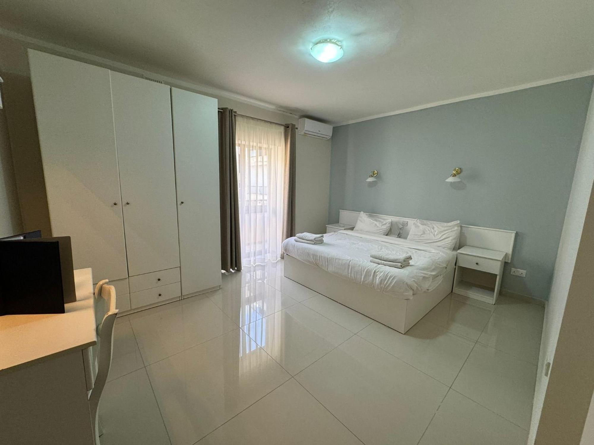 The Triton Aparthotel St. Paul's Bay Exterior photo