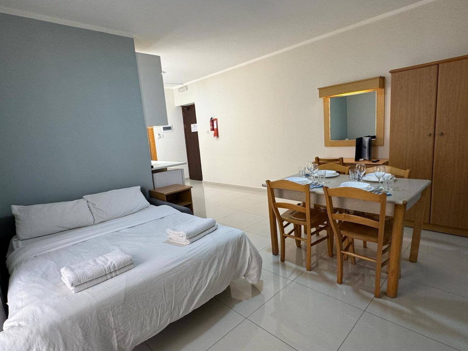 The Triton Aparthotel St. Paul's Bay Exterior photo